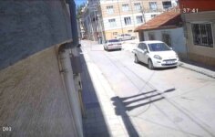 6 yaşındaki çocuk altın dolu kutuyu sokağa bıraktı, bulan kadın ortadan kayboldu.