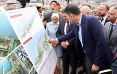 Bakan Kurum’a Trabzon’daki Kahramanmaraş Caddesi’nde deprem bölgesi için teşekkür