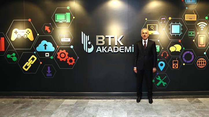 Bakan Uraloğlu: BTK Akademi, ücretsiz ve sertifikalı 10 yeni eğitim daha sundu.