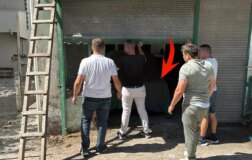 Çeyrek yüzyıldır garajda gizliydi: 725 bin liraya elden çıkardı, gözlerine inanamayanlar oldu.
