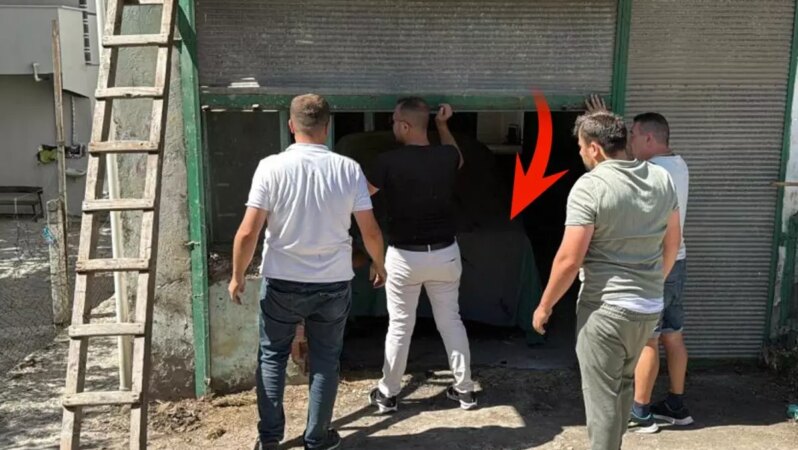 Çeyrek yüzyıldır garajda gizliydi: 725 bin liraya elden çıkardı, gözlerine inanamayanlar oldu.
