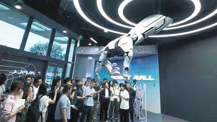 Çin her yıl 280 bin robotu iş gücüne dahil ediyor.