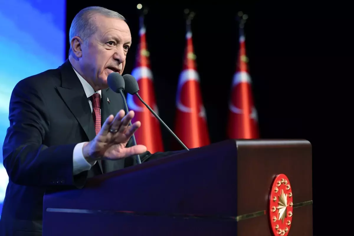 Cumhurbaşkanı Erdoğan: Evlenecek gençler için kredi desteği 250 bin TL’ye yükseltilecek.