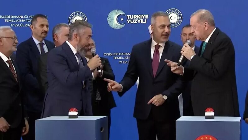 Cumhurbaşkanı Erdoğan’ın temel atma töreninde firma yetkilisini zor durumda bıraktığı anlar