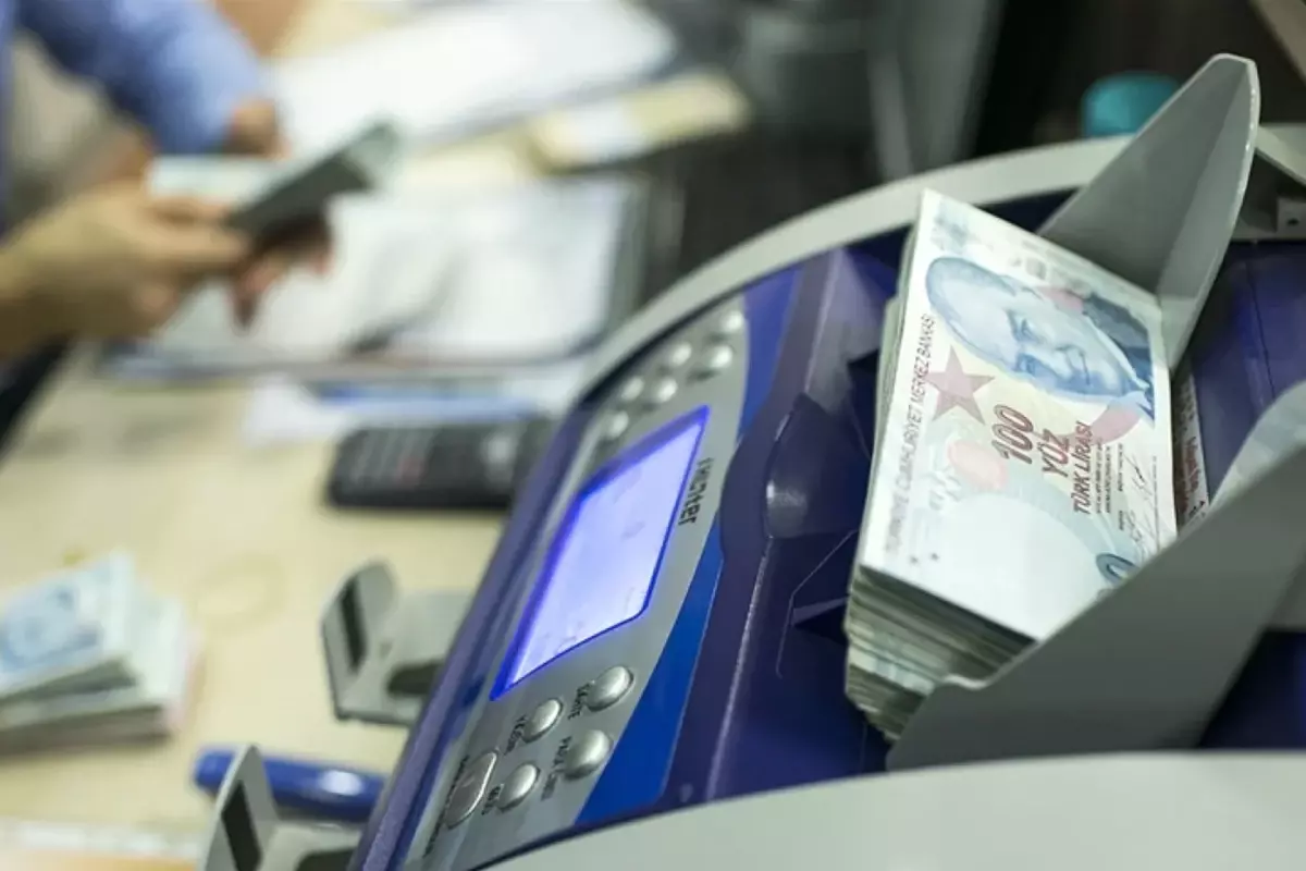 Haftada 4 gün çalışma” için düğmeye basıldı: İlk aşamada kamu kurumlarında uygulanacak.