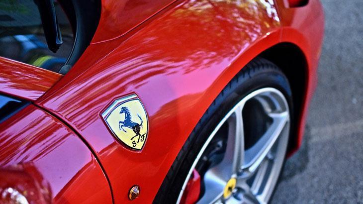 Hazine’den “T” plakalı Ferrari arayışı! Sebebi ortaya çıktı.