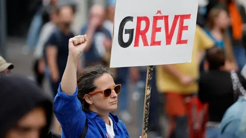 Fransa’da Grev Süreci Başladı