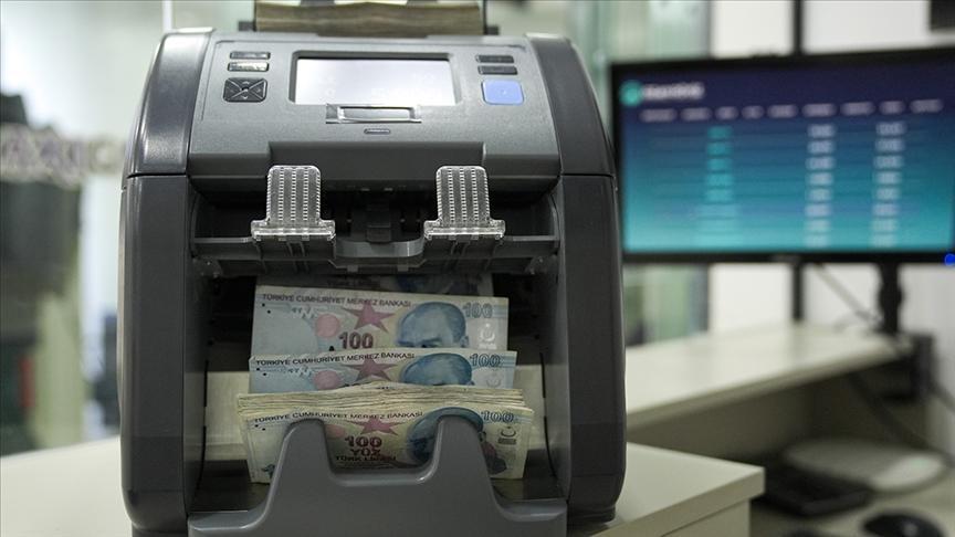 İş dünyası temsilcileri faiz indirimini yorumladı: İndirimlerin kredi faizlerine etkisi büyük önem taşımaktadır.