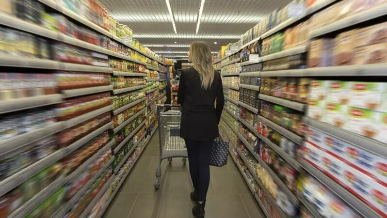 Marketler pazar günü kapatılacak mı? Bakan Bolat’tan beklenmedik açıklama