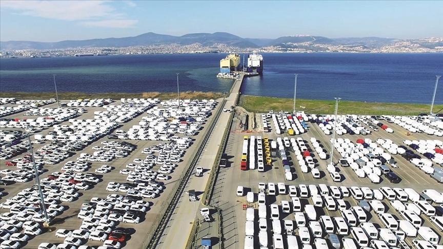 Otomotiv ihracatı yılın ilk 8 ayında yüzde 7 artışla 682.743 araca ulaştı.