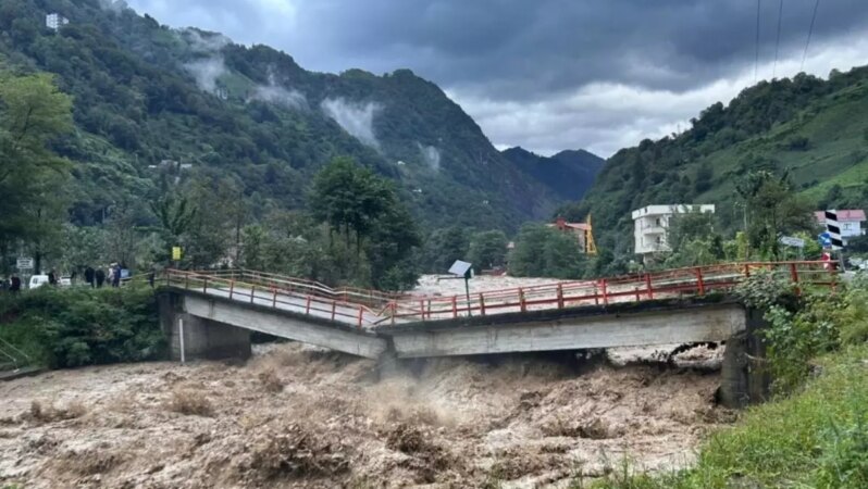 Rize’deki sel felaketinden zarar görenlere 4 milyon liralık yardım