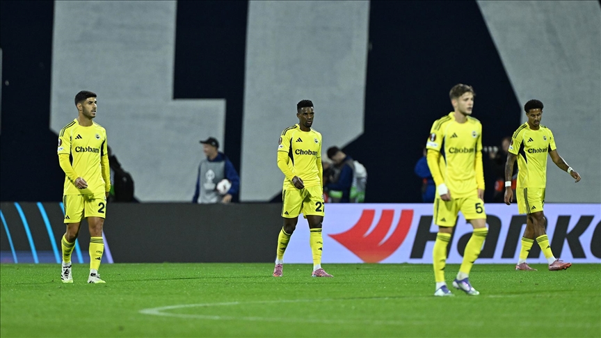 Fener Darmadağın; Futbolcular Tedeskoyu İstemiyor Mu!