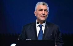 Ticaret Bakanı Bolat: Türkiye, yatırımcılara değerli imkanlar sağlıyor.