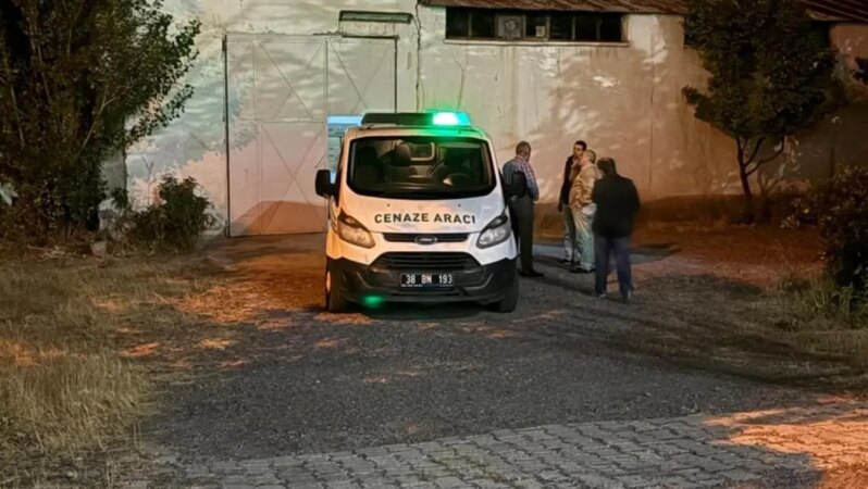 Ünlü iş insanının ofisinde cesedi bulundu.