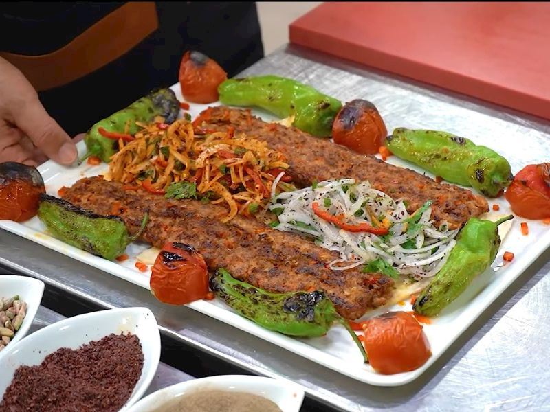 Restoranlar Artan Maliyetlerle Ayakta Kalma Mücadelesinde