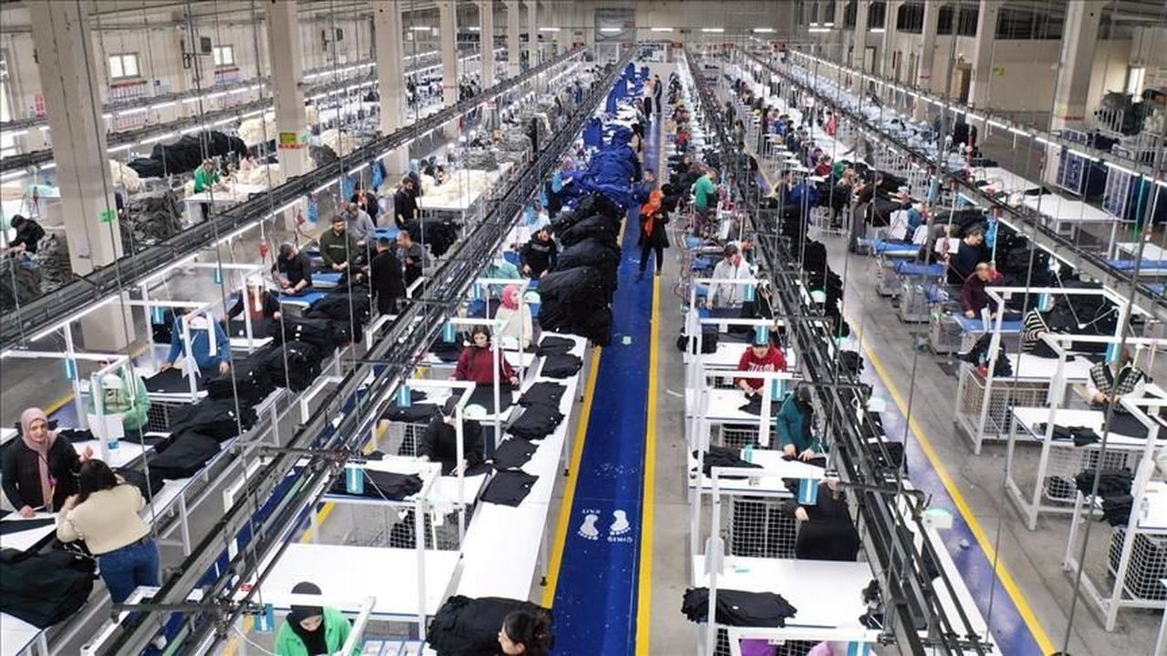 DEV FABRİKA MISIR’A TAŞINDI: 1500 KİŞİ İŞSİZ KALDI