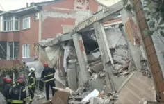 Gebze’de 6 Katlı Bina Çöktü: Enkaz Altında 5 Kişi Olduğu Değerlendiriliyor