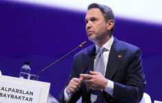 Bakan Bayraktar’dan Rusya’da doğal gaz açıklaması: Türkiye için kritik önem taşıyor