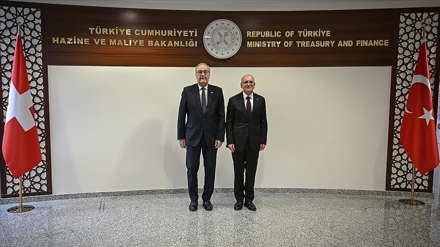 Bakan Şimşek, İsviçre Konfederasyonu Başkan Yardımcısı Parmelin ile buluştu. 2 Bakan Şimşek, İsviçre Konfederasyonu Başkan Yardımcısı Parmelin ile buluştu.