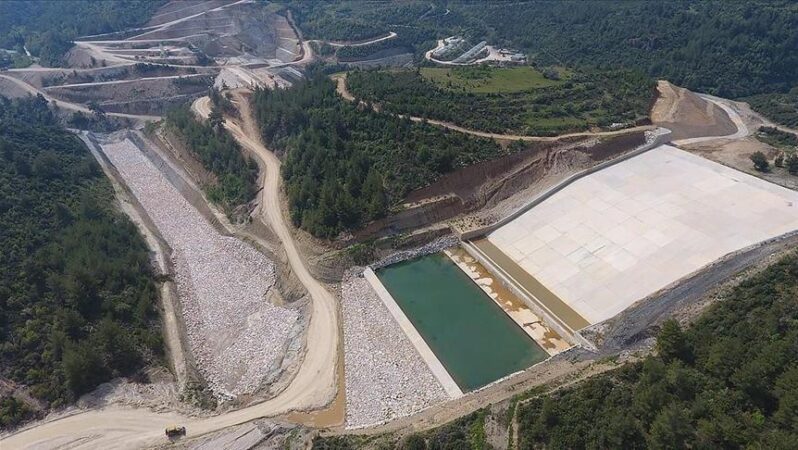 Bakan Yumaklı, Girme Barajı'nda su tutulmaya başladığını açıkladı. 1 Bakan Yumaklı, Girme Barajı’nda su tutulmaya başladığını açıkladı.