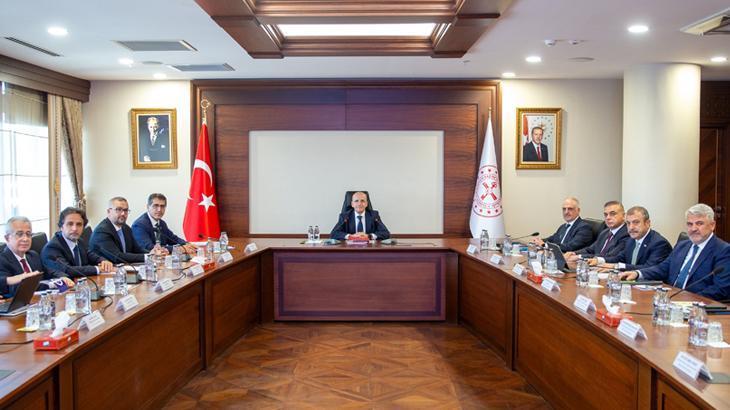 Finansal İstikrar Komitesi bir araya geldi. 4 Finansal İstikrar Komitesi bir araya geldi.