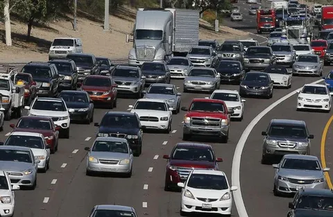 Trafiğe Çıkan Araç Sayısı Gittikçe Azalıyor