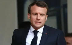 Macron’un Koltuğu Sallanmaya Başladı