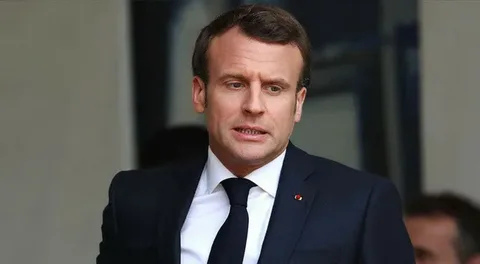 Macron’un Koltuğu Sallanmaya Başladı