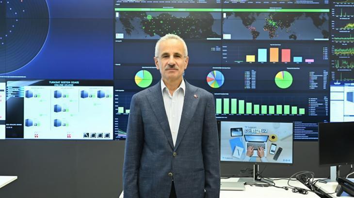 Mobil ve sabit hatlarla toplamda 81,8 milyar dakika konuşuldu.