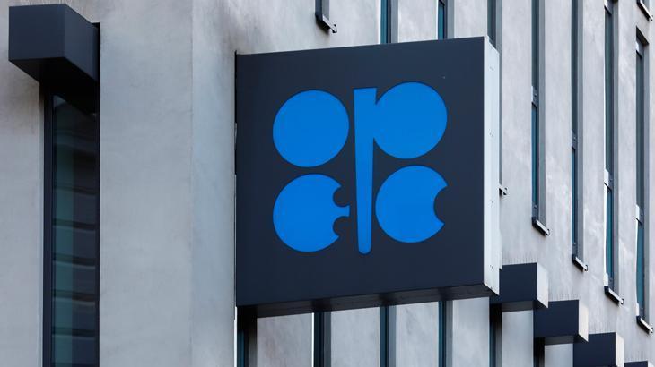 OPEC+ üyesi 8 ülke üretimi artırmaya karar verdi