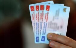 Sürücüler dikkat! Eski tip ehliyet için son gün yarın.