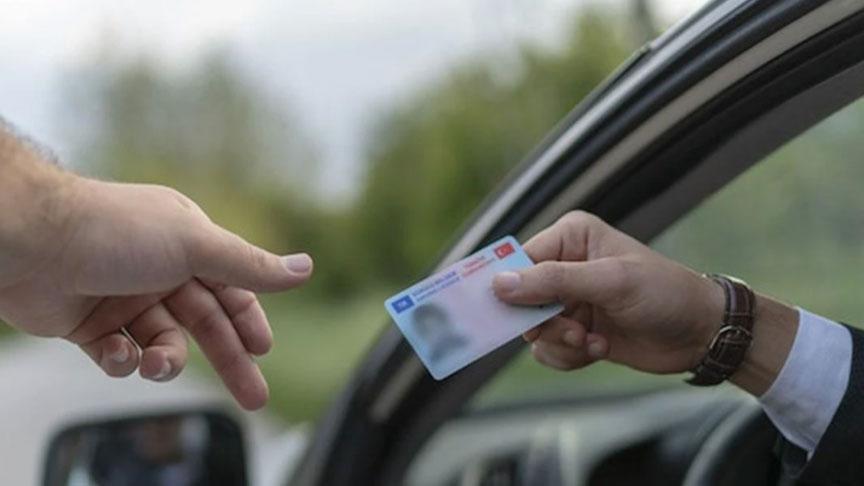 Trafik kanunu değişiyor: Sosyal medyada olumlu yorum yapana 25 bin TL ceza!
