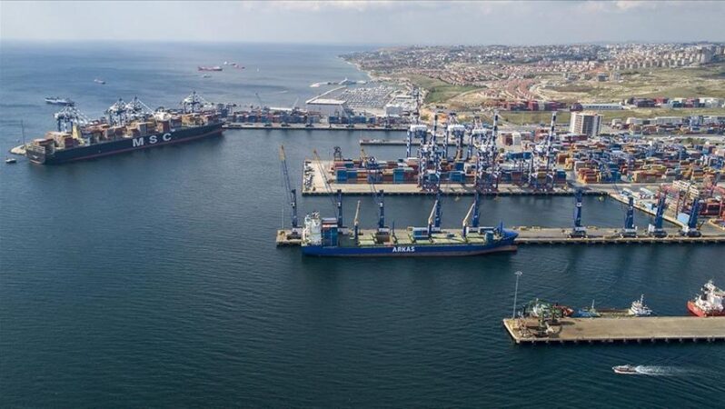 Türk limanlarına gelen gemi sayısı son 7 yılın en yüksek seviyesine ulaştı. 1 Türk limanlarına gelen gemi sayısı son 7 yılın en yüksek seviyesine ulaştı.