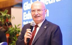 Türkiye, dünya genelinde en iyi 10 sağlık turizmi destinasyonu arasında bulunmaktadır.