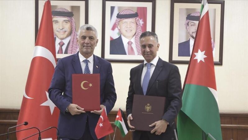 Türkiye ve Ürdün arasında ekonomi alanında mutabakat zaptı imzalandı. 1 Türkiye ve Ürdün arasında ekonomi alanında mutabakat zaptı imzalandı.