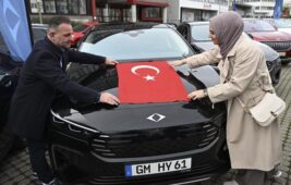 Almanya'da Togg sevinci! 'Togg'u alabilmek için Mercedes'imi geri verdim' 4 Almanya’da Togg sevinci! ‘Togg’u alabilmek için Mercedes’imi geri verdim’