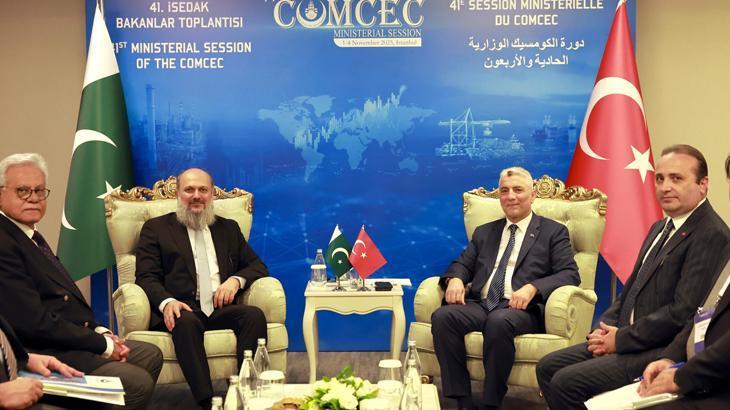 Bakan Bolat, "1. İslam İşbirliği Teşkilatı İş Liderleri Zirvesi"nin açılışında bir konuşma yaptı. 3 Bakan Bolat, “1. İslam İşbirliği Teşkilatı İş Liderleri Zirvesi”nin açılışında bir konuşma yaptı.