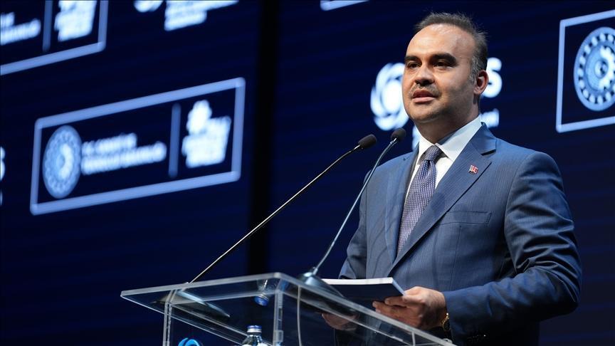 Bakan Kacır: 191 OSB’deki 1927 yatırım yeri için 5 bin 318 sanayici başvuruda bulundu. 2 Bakan Kacır: 191 OSB’deki 1927 yatırım yeri için 5 bin 318 sanayici başvuruda bulundu.