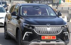 Bakan Kacır, Ağrı’da incelemelerde bulundu.