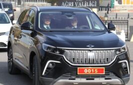 Bakan Kacır, Ağrı'da incelemelerde bulundu. 2 Bakan Kacır, Ağrı’da incelemelerde bulundu.