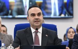 Bakan Kacır, bütçe sunumunda 6 bin fabrikada 250 bin kişiye istihdam sağlanacağını açıkladı!