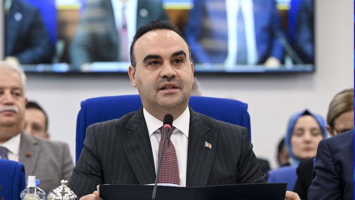 Bakan Kacır, bütçe sunumunda 6 bin fabrikada 250 bin kişiye istihdam sağlanacağını açıkladı!