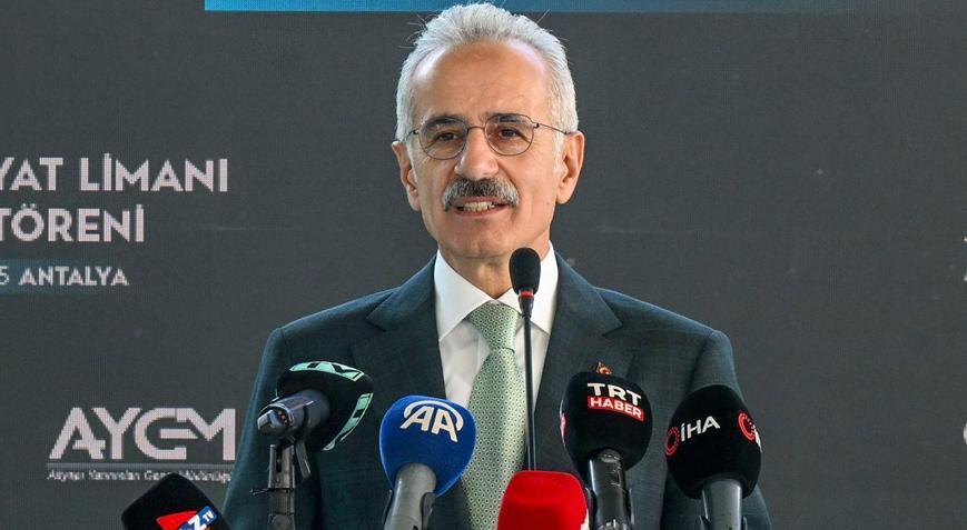 Bakan Uraloğlu: Türkiye artık lider denizci ülkeler arasında daha güçlü bir sancağa sahip. 4 Bakan Uraloğlu: Türkiye artık lider denizci ülkeler arasında daha güçlü bir sancağa sahip.