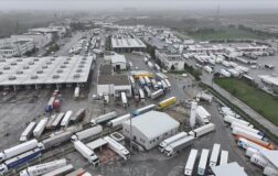 Kapıkule’de saatteki tır geçişi rekor sayıya ulaştı