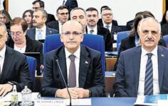 Şimşek: Dezenflasyon devam ediyor, yavaşlama var.