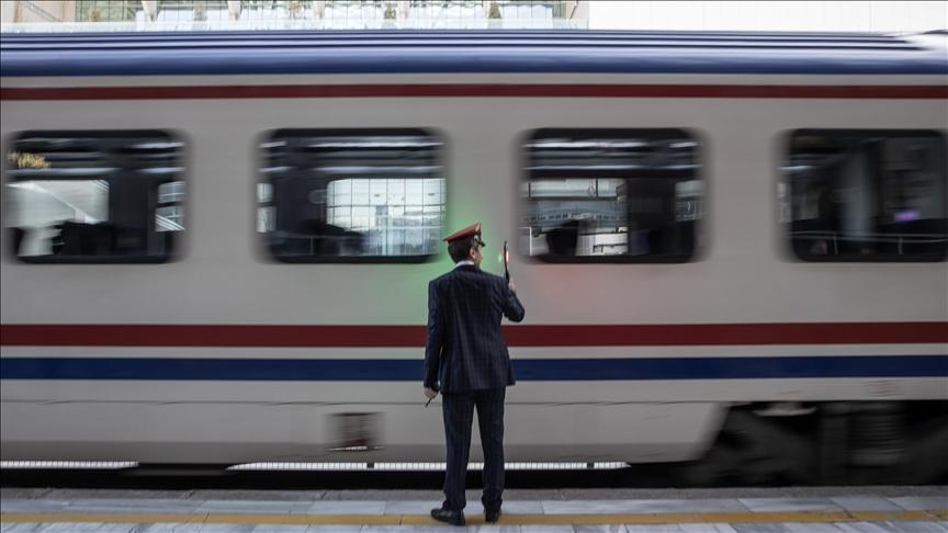 Yolcu Taşıma Platformu sayesinde kesilen yıllık 24 milyon dijital tren bileti ile 3 bin ağaç korundu.